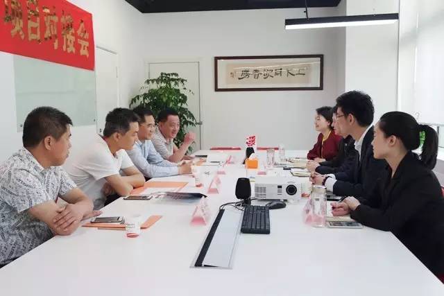 河北省大城縣縣委常委、副縣長王書華考察上海東方龍商務國際平臺