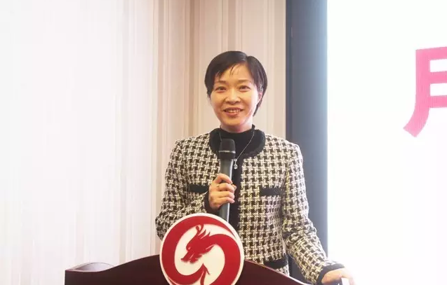 東方龍商務舉行月度工作總結，并部署下階段工作任務