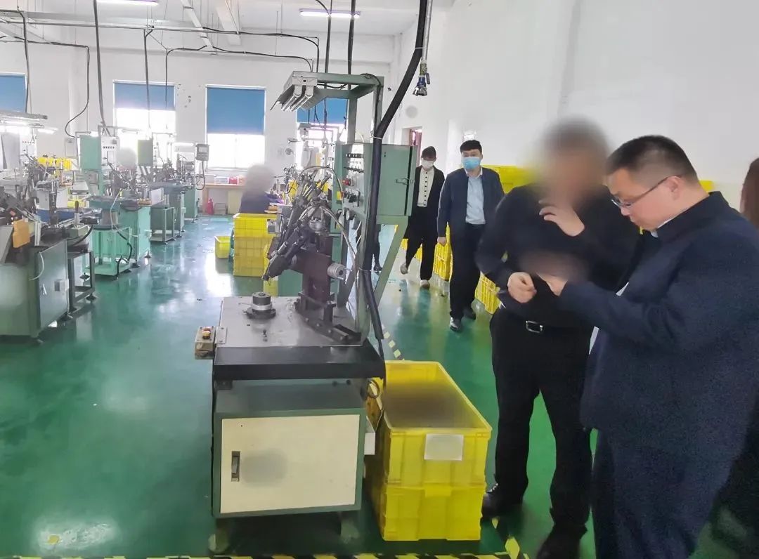 加壓奮進(jìn)促合作！11月16日，集團(tuán)成功推介4家優(yōu)質(zhì)投資選址企業(yè)對(duì)接地方政府