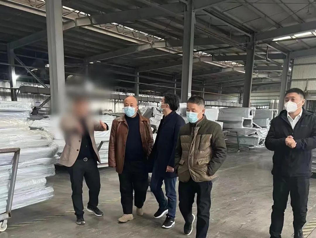 年產(chǎn)值10億！浙江某地方政府赴高檔庭院裝飾配件擴建投資選址項目企業(yè)考察調(diào)研