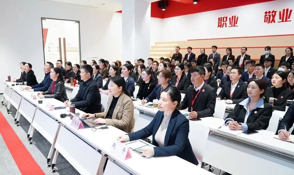 大項目“頂天立地”，精品項目“鋪天蓋地”！2月下旬，集團成功通過33個優(yōu)質投資選址項目