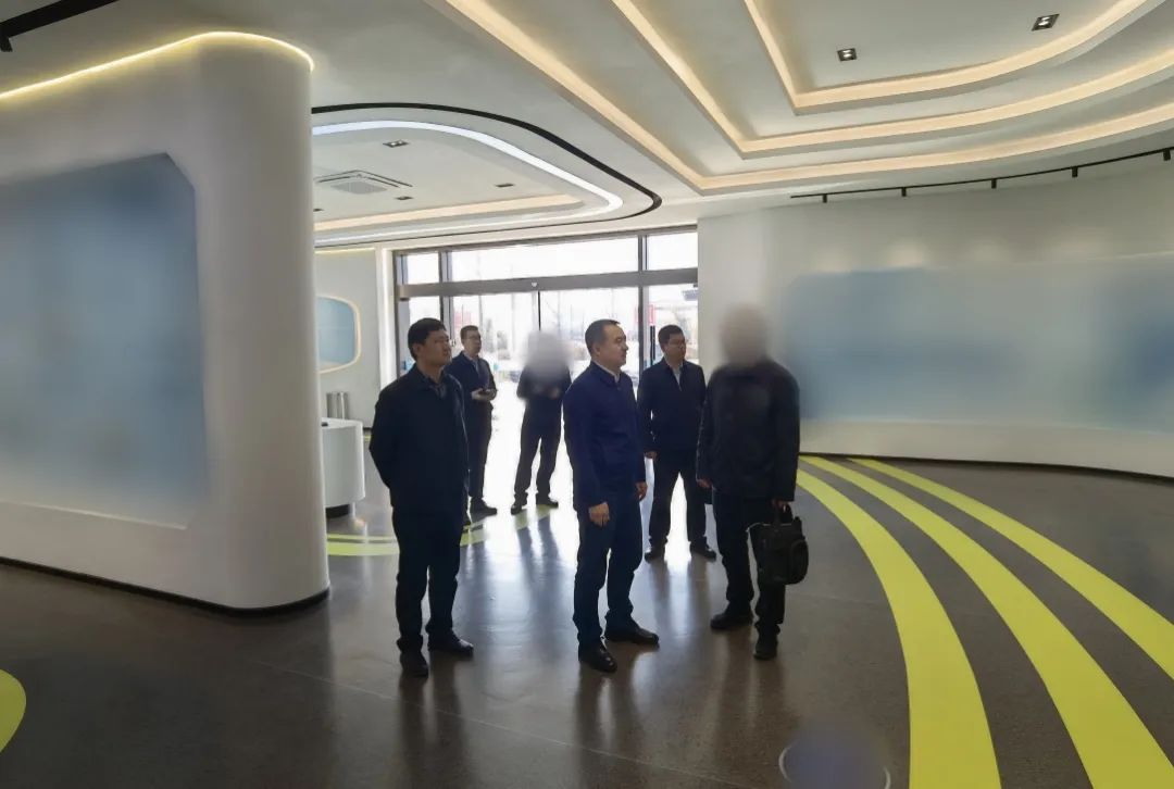 優(yōu)越技術(shù)引領(lǐng)行業(yè)前進，訂單供不應(yīng)求！內(nèi)蒙古某地方政府實地考察高性能硅材料生產(chǎn)投資選址項目企業(yè)