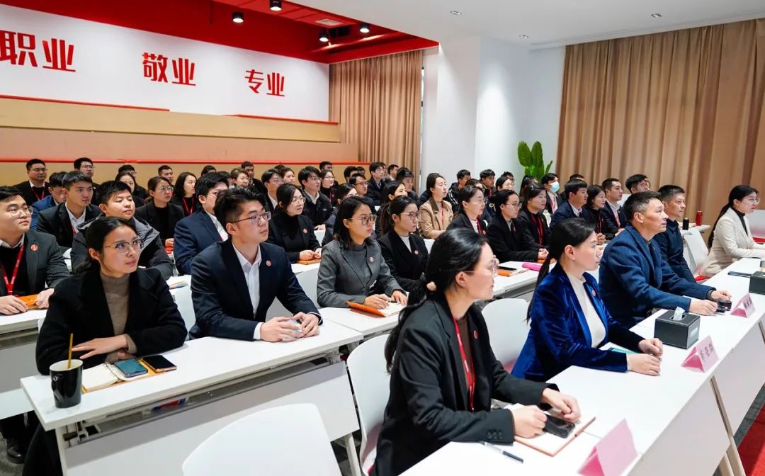 攻堅(jiān)落地有保障，謬力同心創(chuàng)佳績(jī)！1月中旬，集團(tuán)共51個(gè)優(yōu)質(zhì)投資選址項(xiàng)目通過評(píng)估