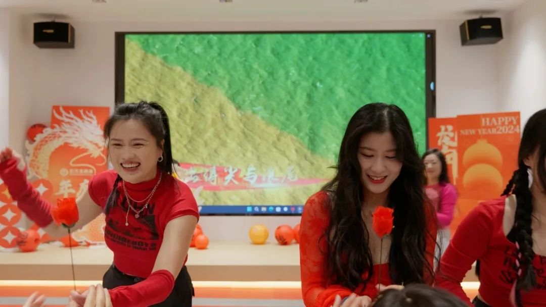 歡慶不止，夢想前行！東方龍商務集團“筑夢十年，有龍則靈”年度盛典圓滿落幕！