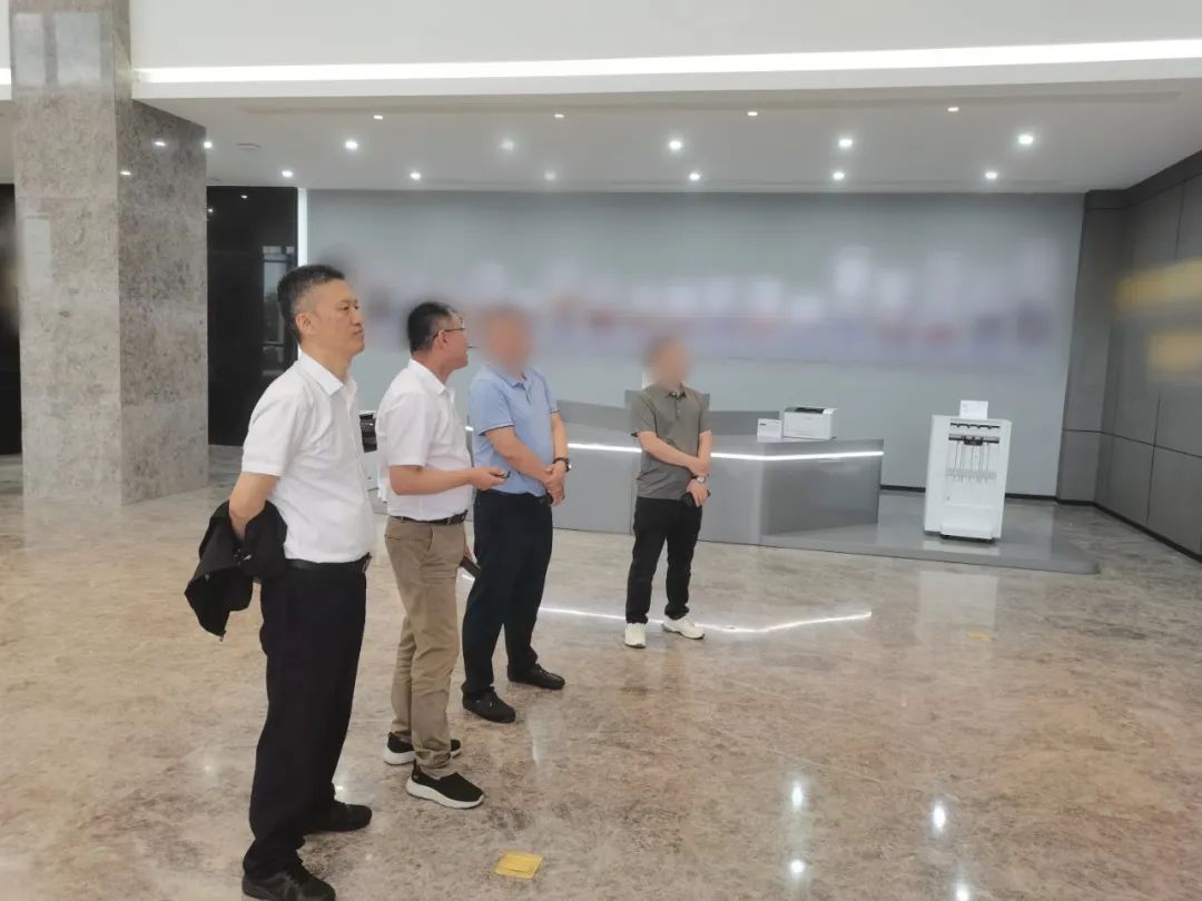 為國內(nèi)一線車企供貨，發(fā)展迅速，影響力深厚！專精特新車載液晶顯示模組擴(kuò)建投資選址項(xiàng)目方實(shí)地考察山東某地方政府