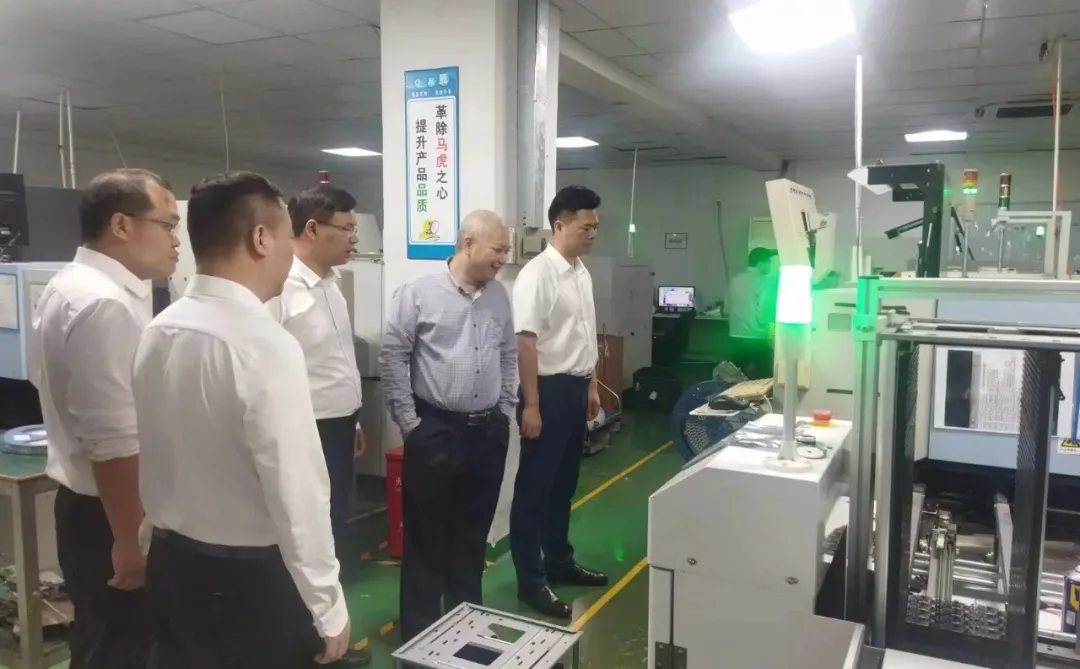 助力電子信息產業提質發展！由集團精準推介的汽車中控套裝生產投資選址項目在廣西賀州投產運營