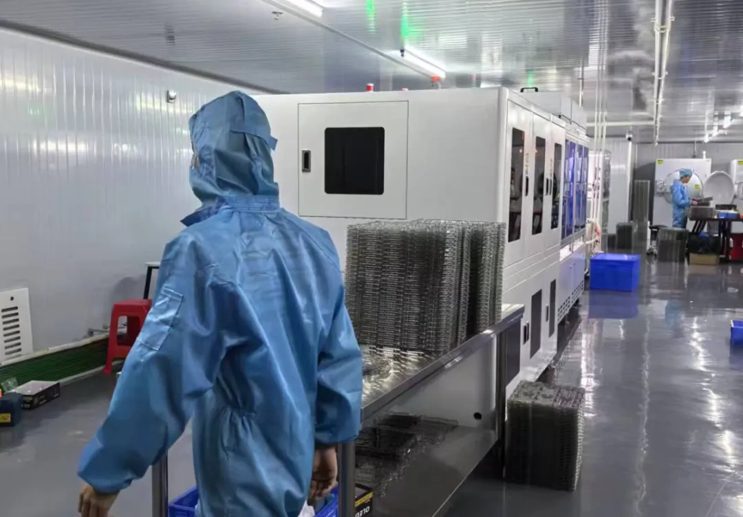 助力電子信息產業提質發展！由集團精準推介的汽車中控套裝生產投資選址項目在廣西賀州投產運營