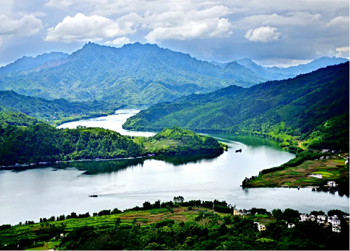 集團全力助推廣西賀州昭平縣委托招商引資，助力產業蝶變升級！