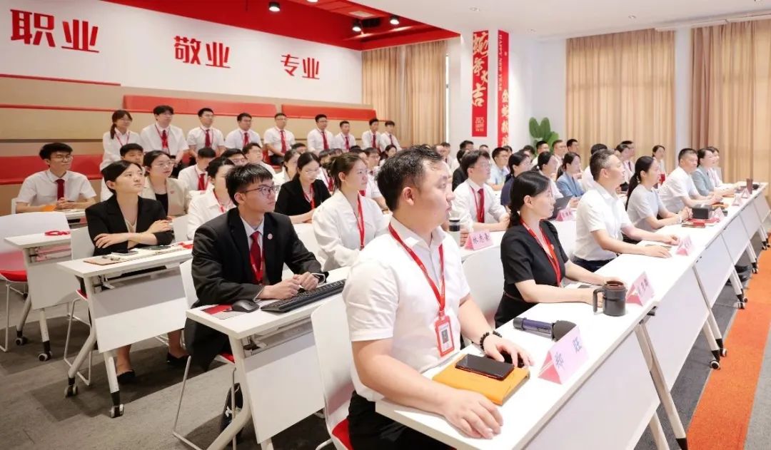 一攻二拼三練，上半年項(xiàng)目評(píng)估圓滿(mǎn)收官！6月下旬，集團(tuán)共35個(gè)優(yōu)質(zhì)投資選址項(xiàng)目通過(guò)評(píng)估