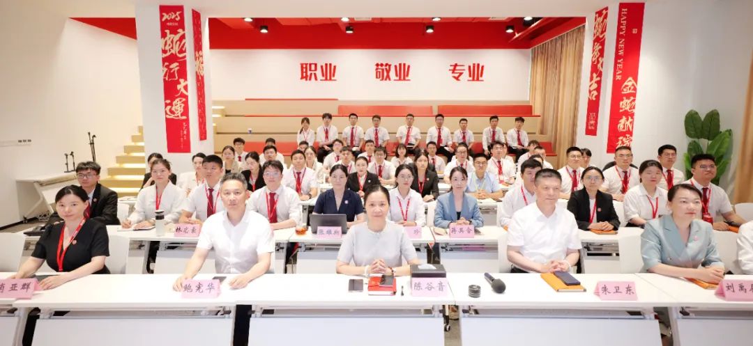 一攻二拼三練，上半年項(xiàng)目評(píng)估圓滿(mǎn)收官！6月下旬，集團(tuán)共35個(gè)優(yōu)質(zhì)投資選址項(xiàng)目通過(guò)評(píng)估